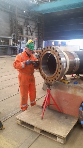 Flange tests on piping prefabrication facility for Nyhamna Project